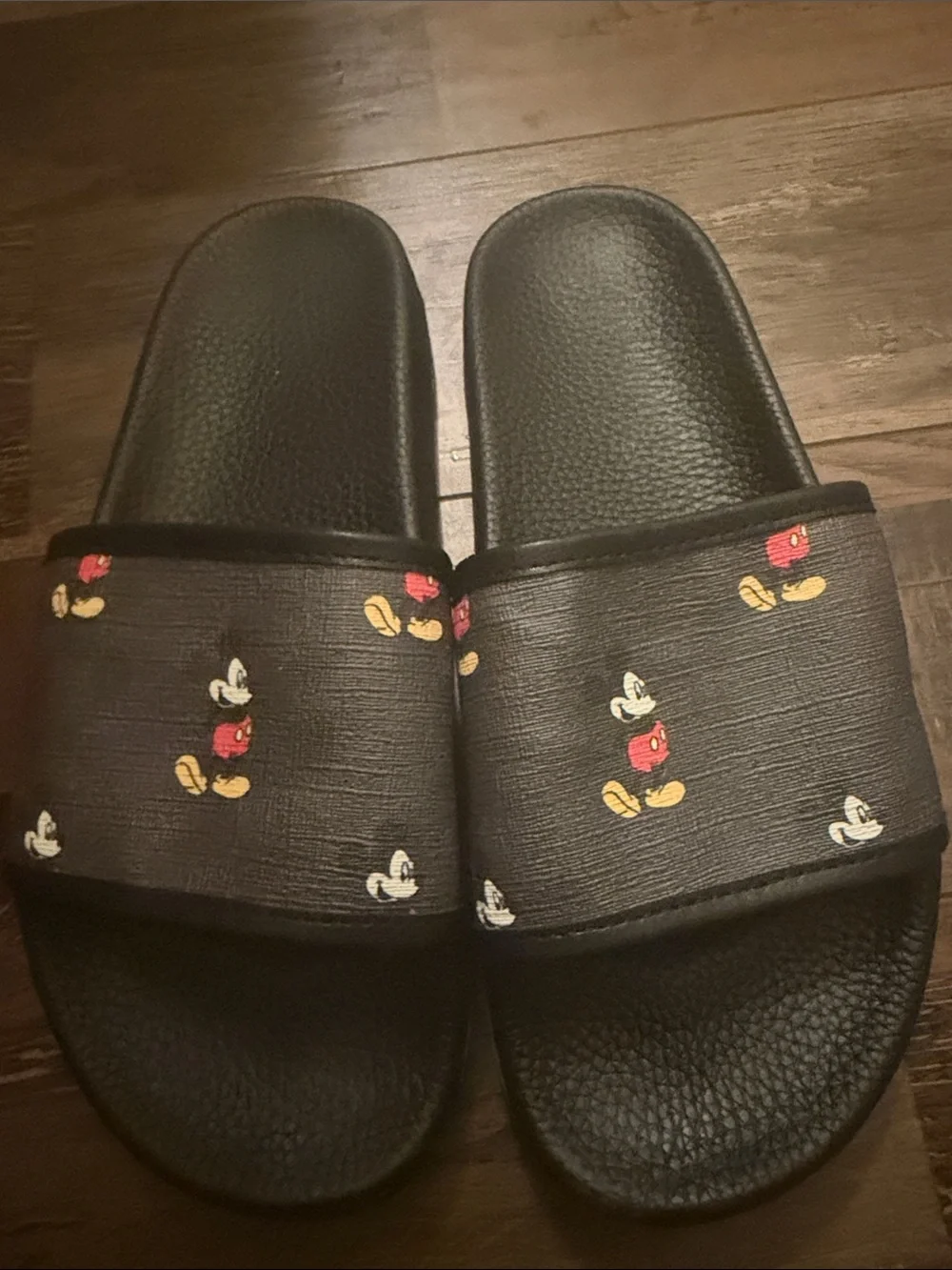 Gucci Black Logo Embossed Slide Sandals with Multicolor Print